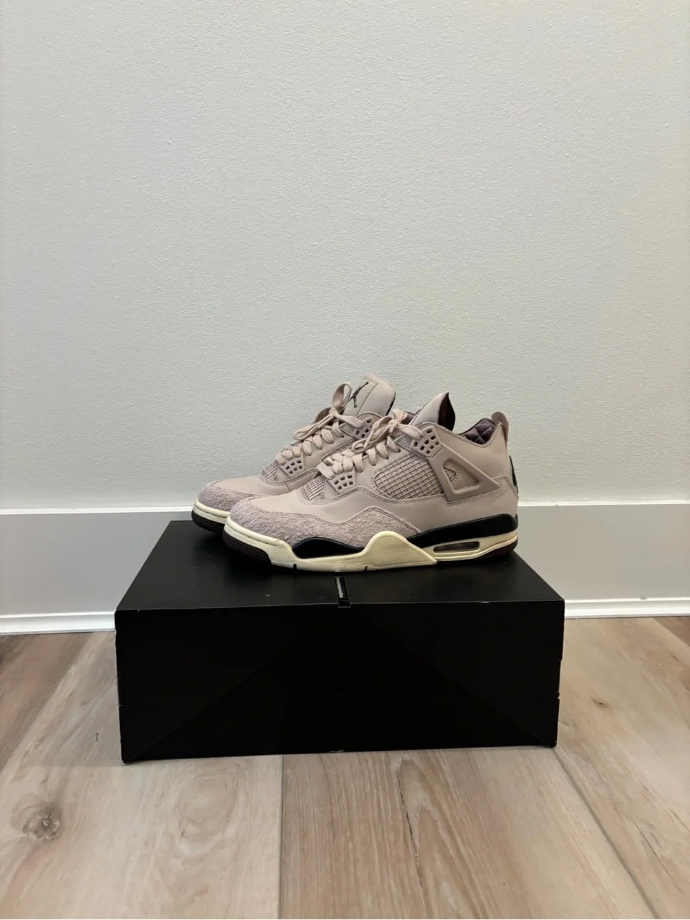 Jordan WMNS Air Jordan 4 Retro OG SP Fossil Stone / Metallic Pewter